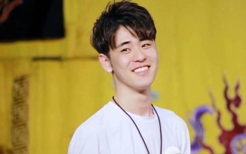 唐砖视频吃瓜,揭秘宫廷秘闻,吃瓜群众围观宫廷大戏 第3张 唐砖视频吃瓜,揭秘宫廷秘闻,吃瓜群众围观宫廷大戏 第3张