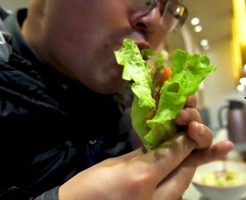 崔布局徐猫藓吃瓜视频,揭秘娱乐圈幕后故事 第2张 崔布局徐猫藓吃瓜视频,揭秘娱乐圈幕后故事 第2张