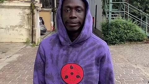 吃瓜黑人小哥视频,带你领略异国风情  第2张