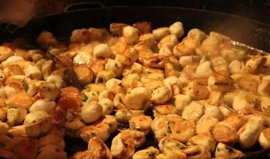 单县吃瓜视频,揭秘当地特色美食背后的故事 第2张 单县吃瓜视频,揭秘当地特色美食背后的故事 第2张