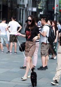 成都街拍吃瓜摆阵视频,趣味街拍视频引网友热议 第2张 成都街拍吃瓜摆阵视频,趣味街拍视频引网友热议 第2张